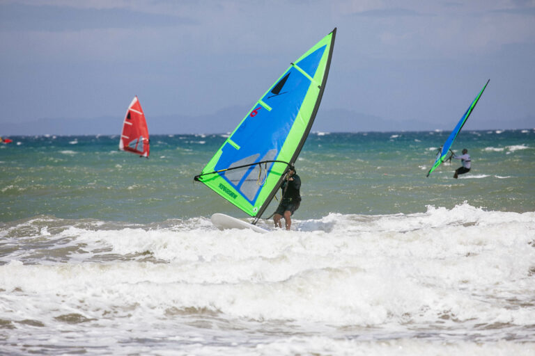 New Caledonia and Australia maintain windsurfing leads